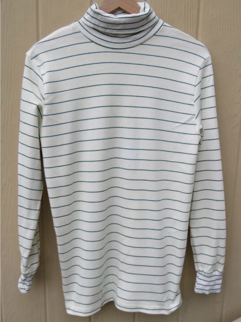 90s L.L. Bean White and Green Striped Turtleneck Long Sleeve Tee